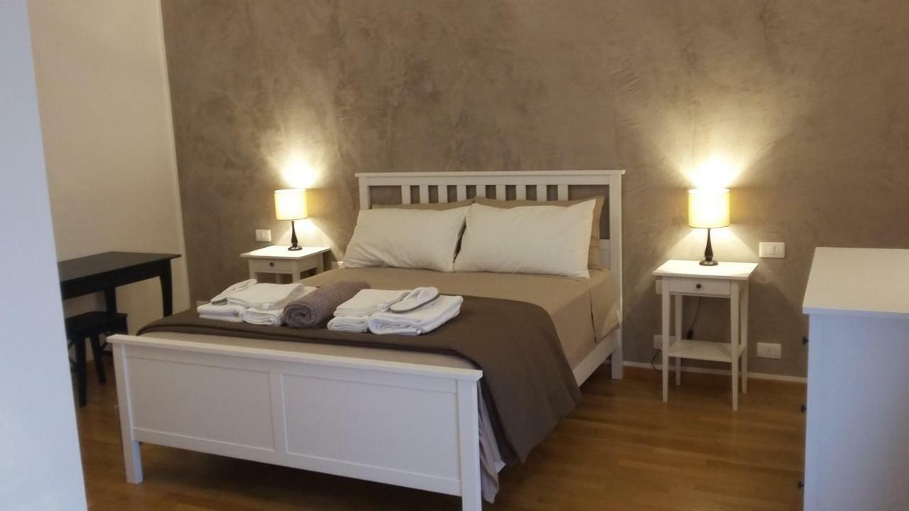 Residenza Leon Bed & Breakfast Castelnuovo del Garda Bagian luar foto